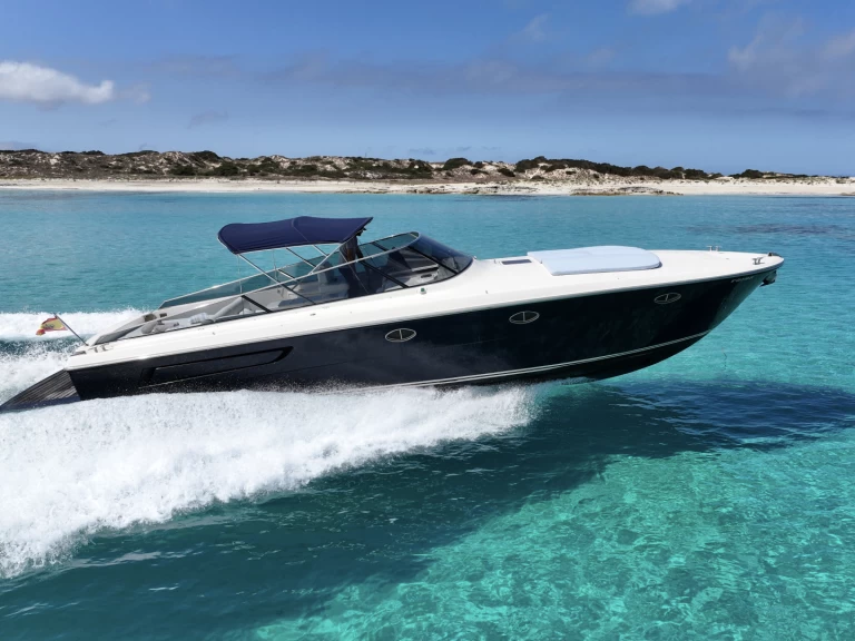 ITAMA 40 SWEET CAROLINE charter bareboat eller skeppad i Santa Eularia des Riu