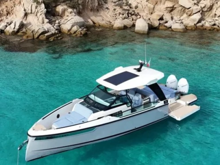 Yacht charter Juan-les-Pins billig Saxdor 320 GTO