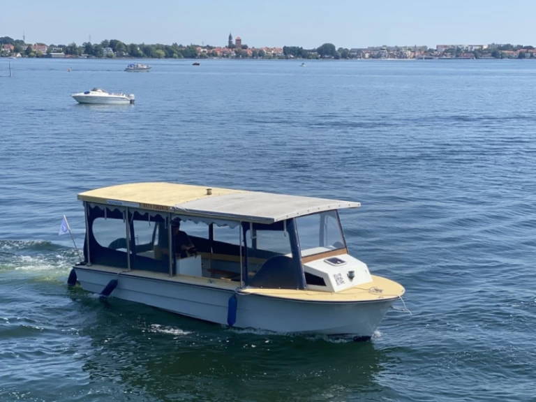 Yacht charter Waren (Müritz) billig Barkasse