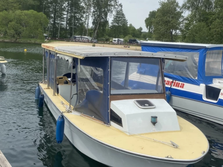 Hyra Kanalbåt med eller utan skeppare Tagescharter Waren (Müritz) 