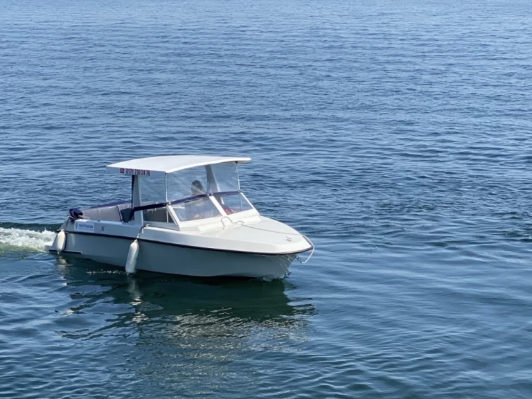 Tagescharter Lotus charter bareboat eller skeppad i Waren (Müritz)
