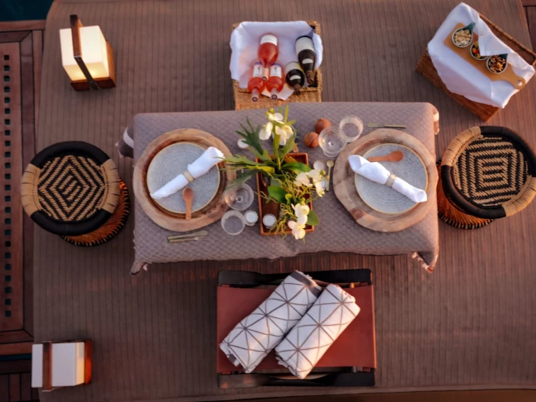 Yacht charter Ibiza Town billig Goldfinger