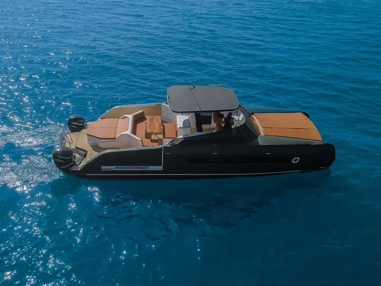 Hyr en HOUSE OF HÜTTER DR. NO Ibiza Town 