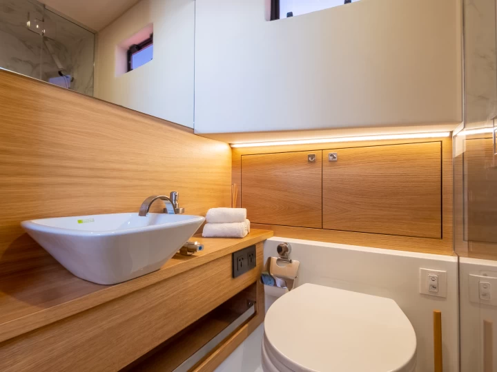 De Anton  io Yacht s D42 Open charter bareboat eller skeppad i Ibiza Town