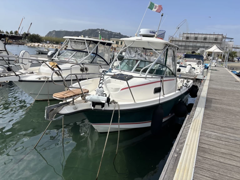 Bayliner Trophy 2302 WA Special Peche charter bareboat eller skeppad i Bacoli