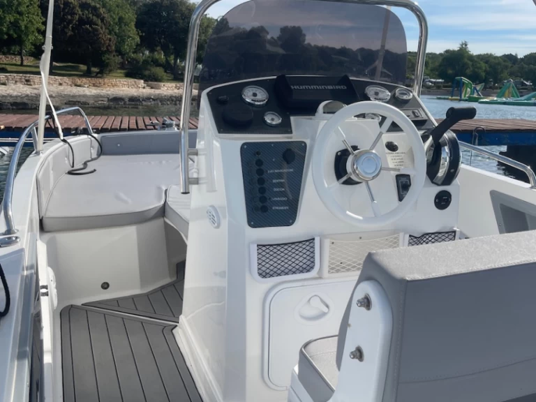 Orizzonti Andromeda charter bareboat eller skeppad i Rovinj