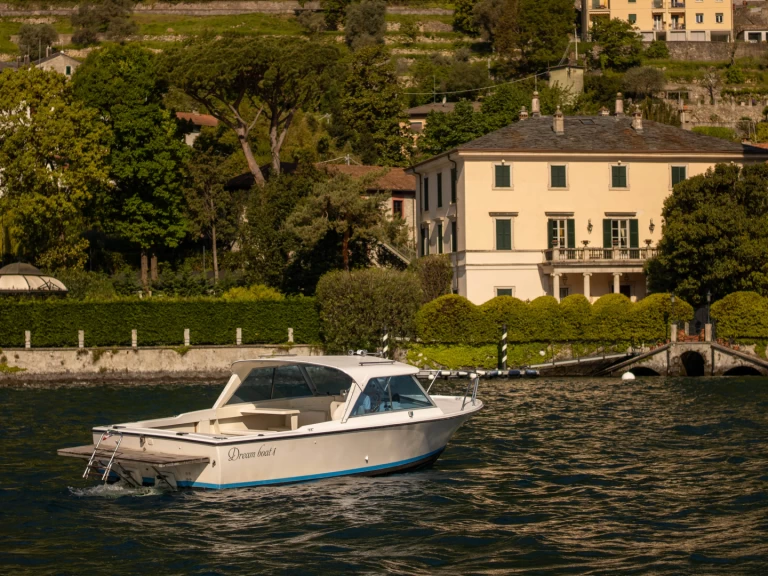 Yacht charter Como (City) billig Bertram 31