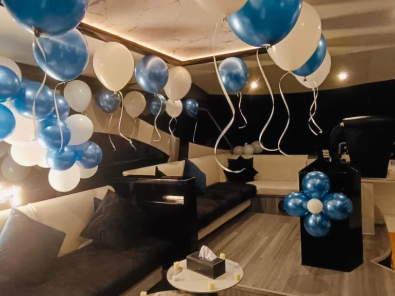 Alfamarine 60ft charter bareboat eller skeppad i Dubai Marina