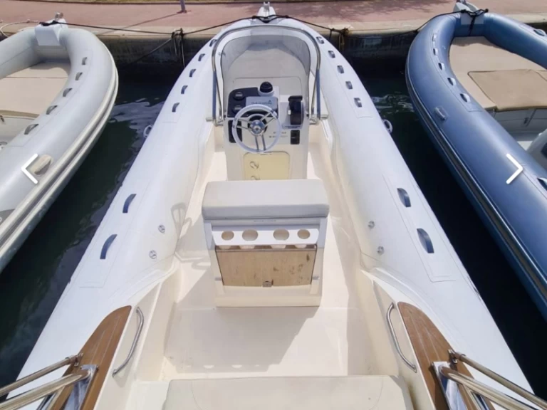Hyr en Capelli Tempest 650 Grand Piquey 