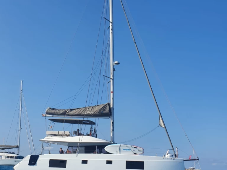 Yacht charter Ibiza Town billig Nautitech 46 Fly