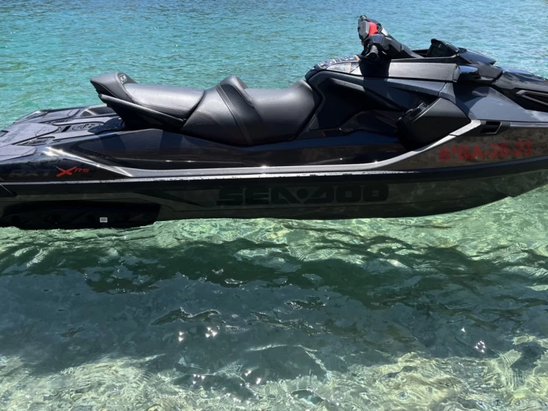 Hyra Jet ski med eller utan skeppare Sea-Doo Santa Eularia des Riu 