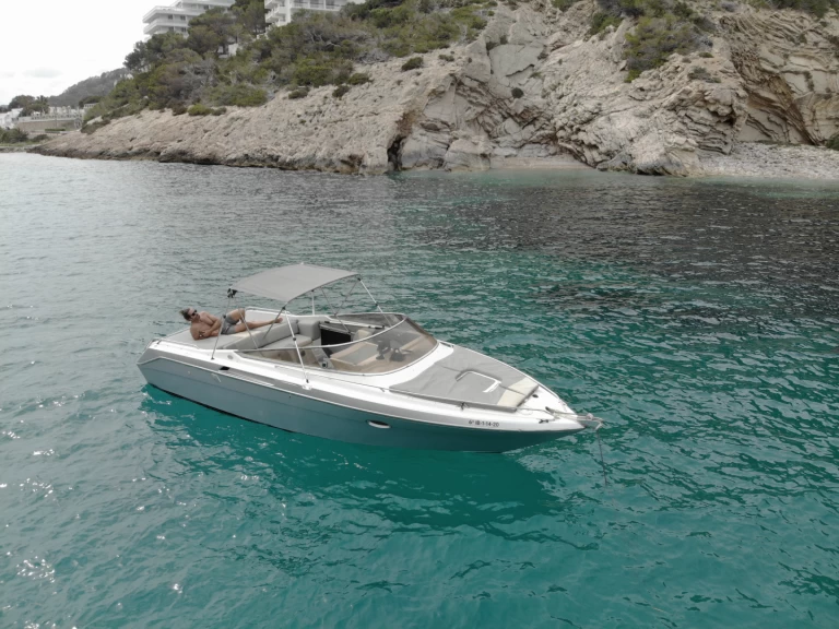 Cranchi Clipper 760 charter bareboat eller skeppad i Marina Santa Eulàlia