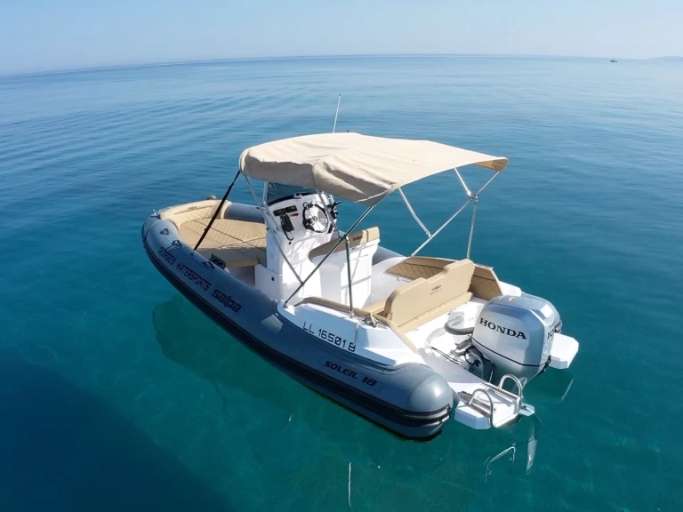 Salpa SALPA 18 SOLEIL charter bareboat eller skeppad i Latchi