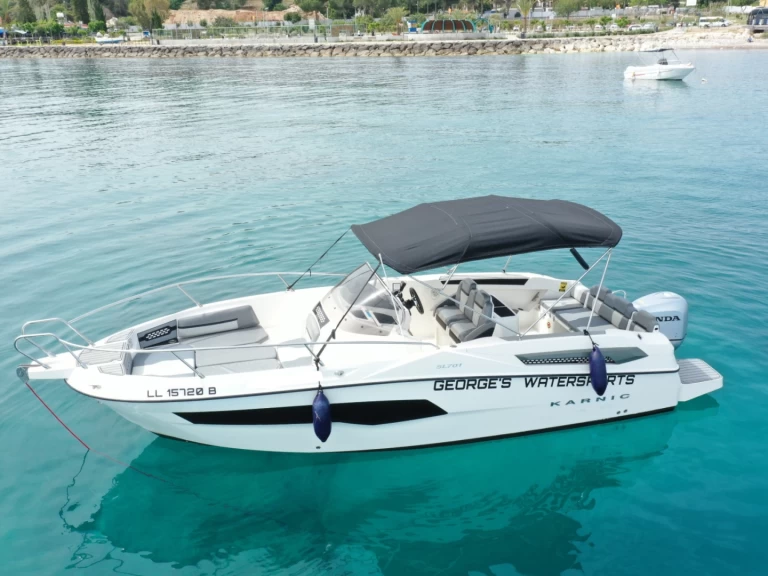 Hyr en Karnic KARNIC 701 SL Latchi 