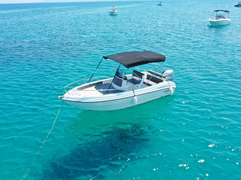 Hyra Motorbåt  med eller utan skeppare Karel Latchi 