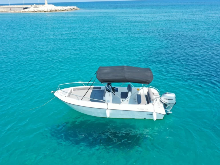 Uthyrning Motorbåt  Karel med en båtlicens 