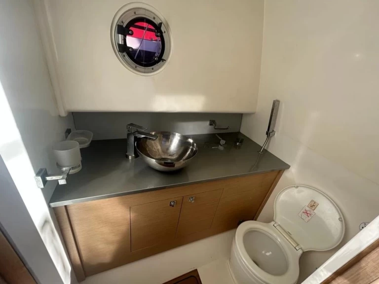 Yacht charter Ajaccio billig SACS 10 STRIDER