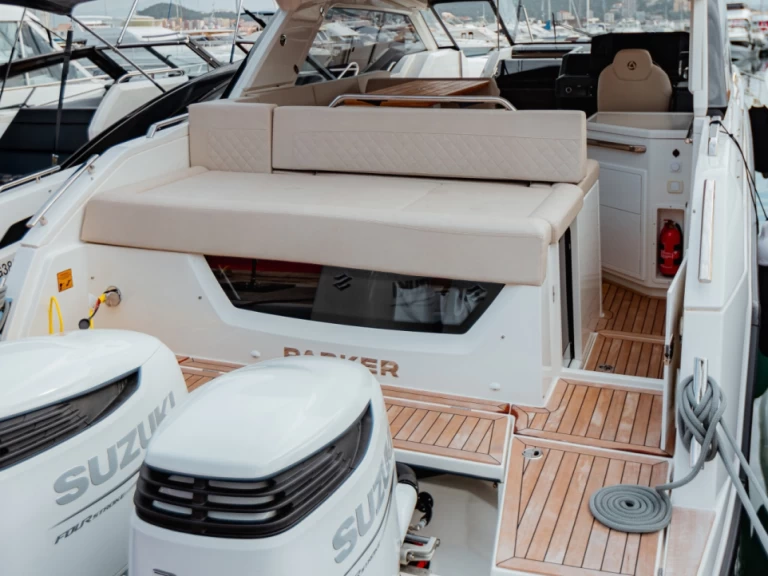 Parker sorrento charter bareboat eller skeppad i Marine de Sant'Ambrogio