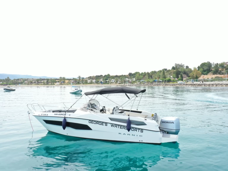 Hyr en Karnic KARNIC 701 SL Latchi 