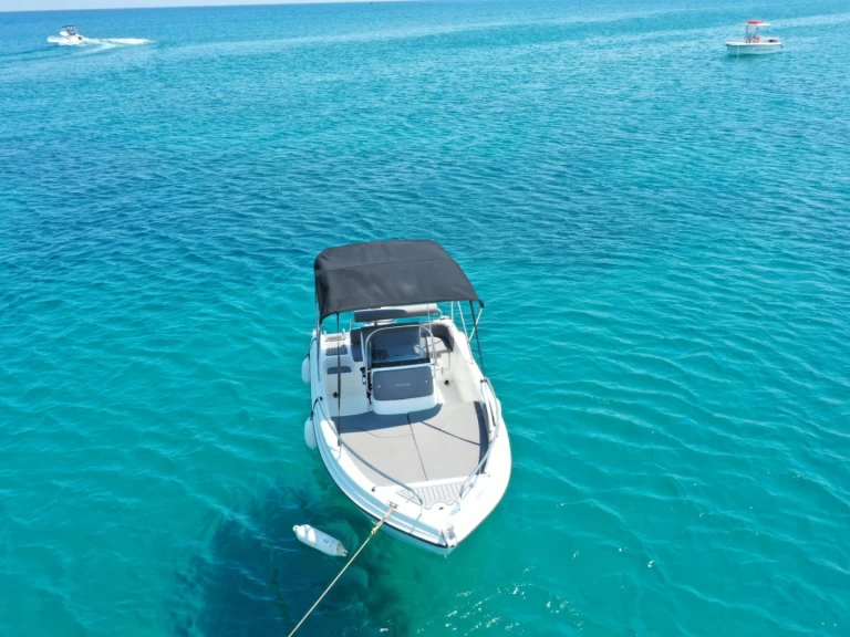 Hyr en Karel KAREL PAXOS 170 Latchi 