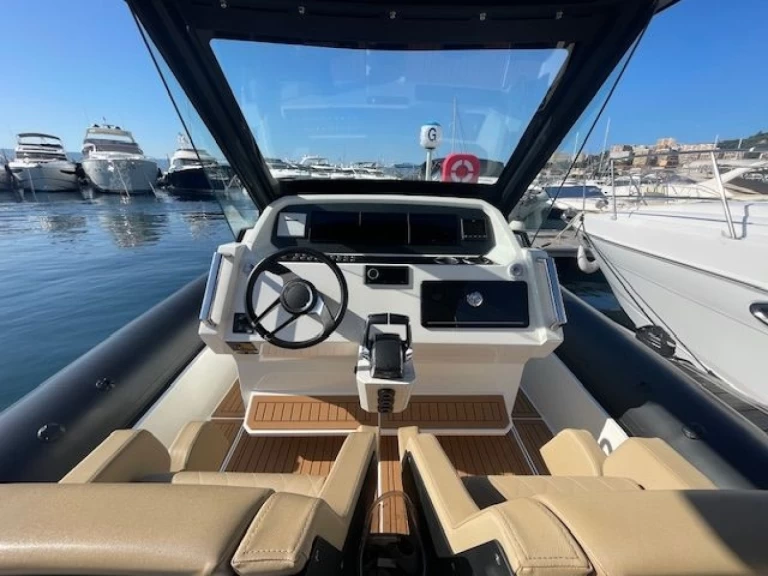 Hyra RIB med eller utan skeppare Northstar Porticcio 