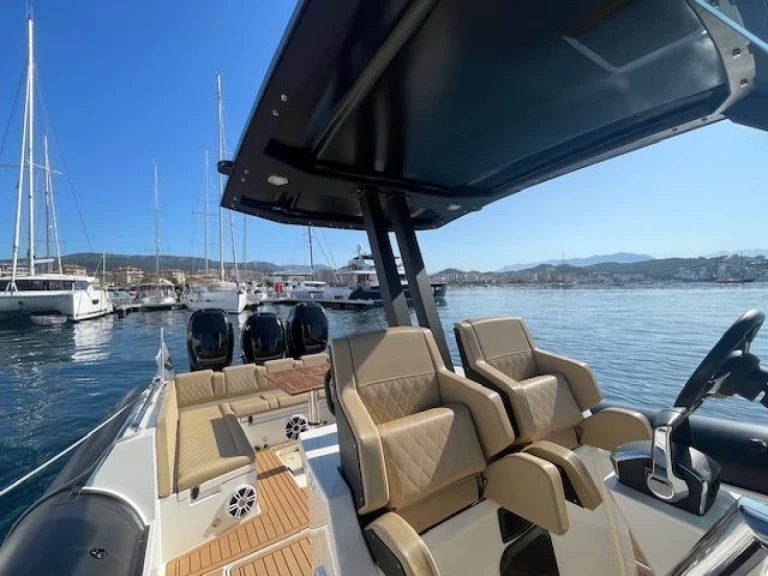 Uthyrning RIB Northstar med en båtlicens 