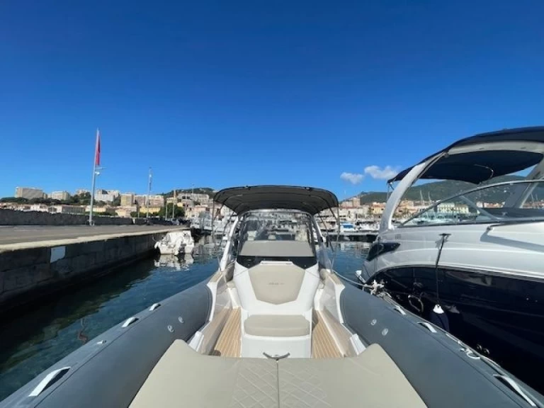 Hyra RIB med eller utan skeppare Salpa Porticcio 