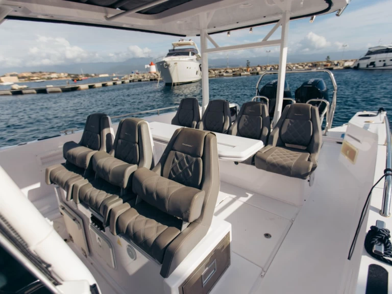 Axopar Axopar 37 charter bareboat eller skeppad i Ajaccio