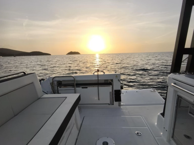 Uthyrning Les Trois-Îlets - Jeanneau Cap Camarat 9.0 WA av Samboat 