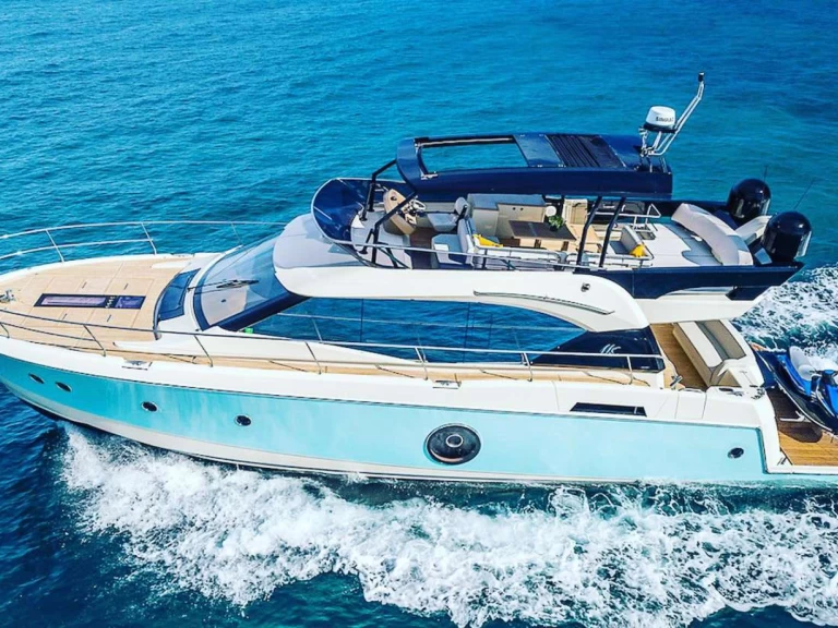 Hyr en Bénéteau Singh City Miami  