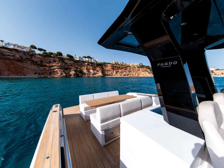 Uthyrning Benítses - Pardo Yachts Queen Lia II av Samboat 