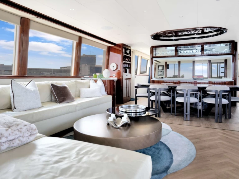 Uthyrning Lyx yacht Lazzara med en båtlicens 