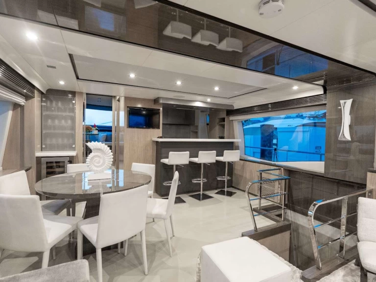 Azimut Satisfaction charter bareboat eller skeppad i Bahamas 