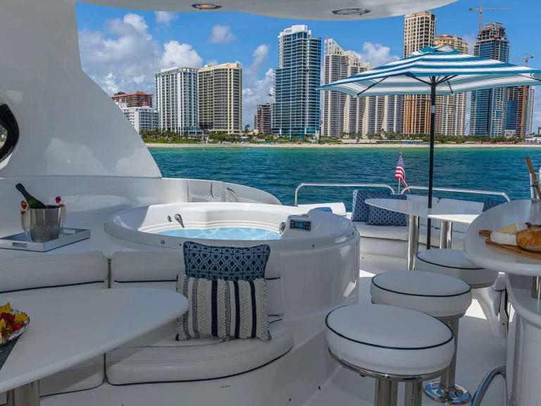 Hyr en Lazzara Finally-Aphrodite Miami  