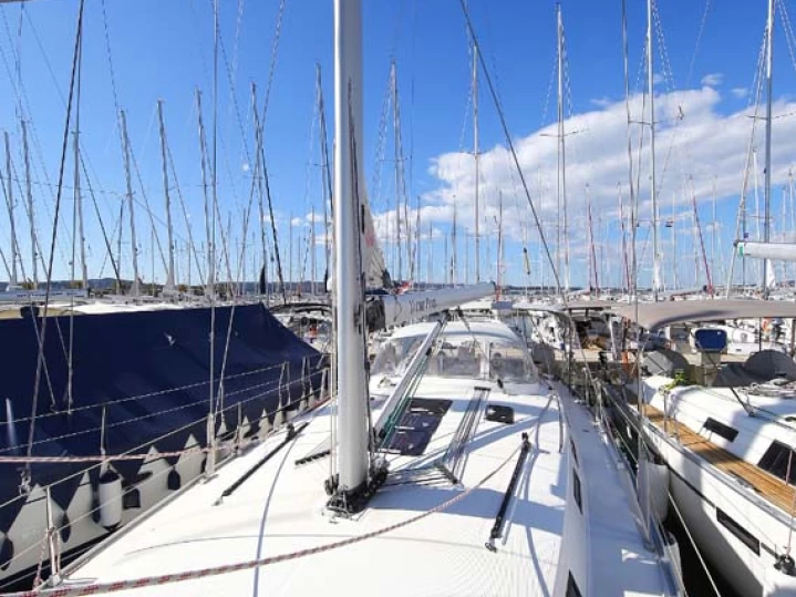 Uthyrning Segelbåt  Bavaria med en båtlicens 