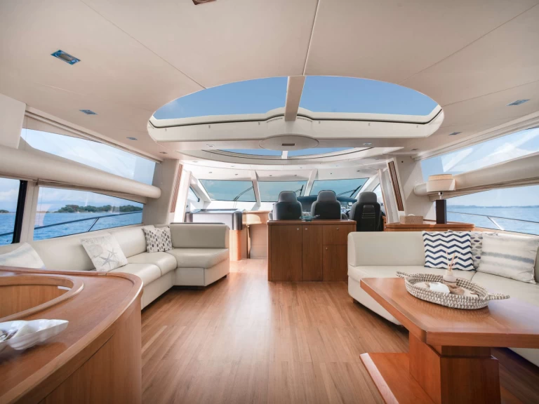 Hyr en Sunseeker PHOENIX Gouvia 