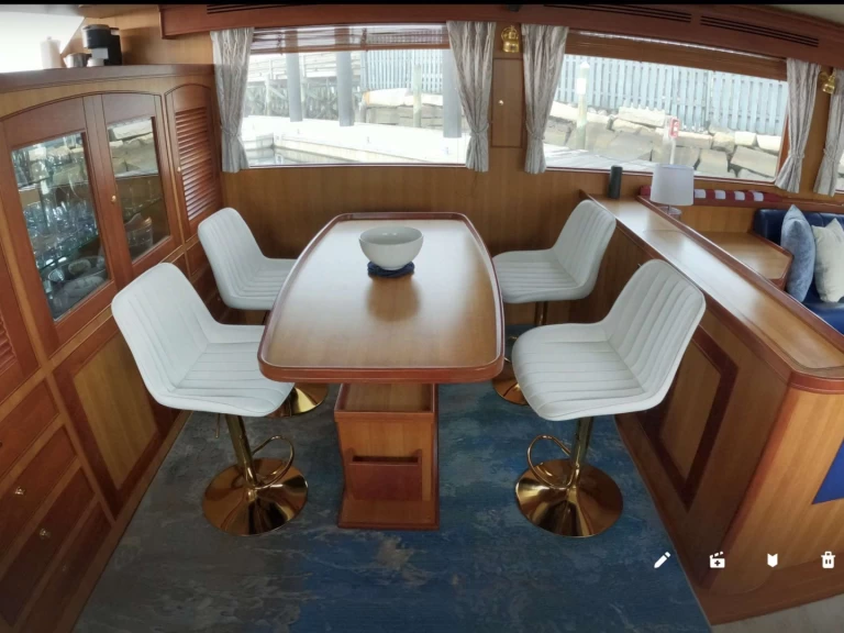 Hyr en Marlow What's Next Newport 