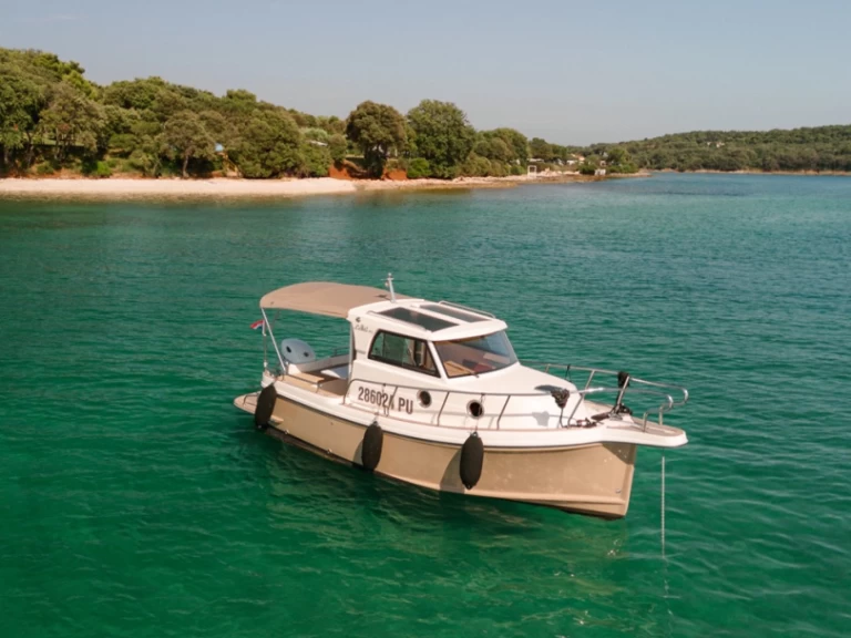Leidi Leidi 660 charter bareboat eller skeppad i Pula 