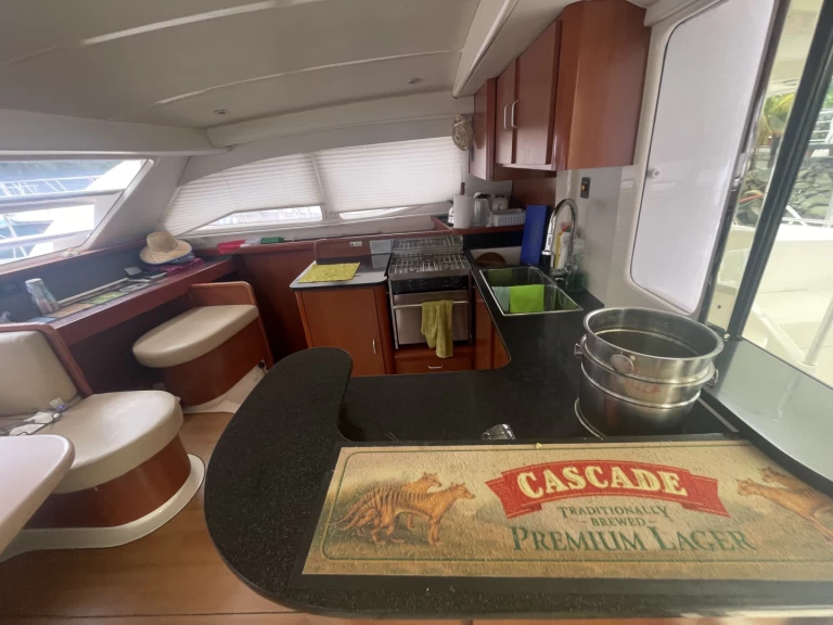 Hyra Motorbåt  med eller utan skeppare Foot print  Victoria 