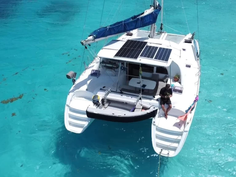 Hyr en Lagoon Lagoon 380 S2 Rodney Bay Marina 