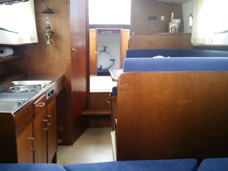 Curtevenne 830AK charter bareboat eller skeppad i Bunschoten