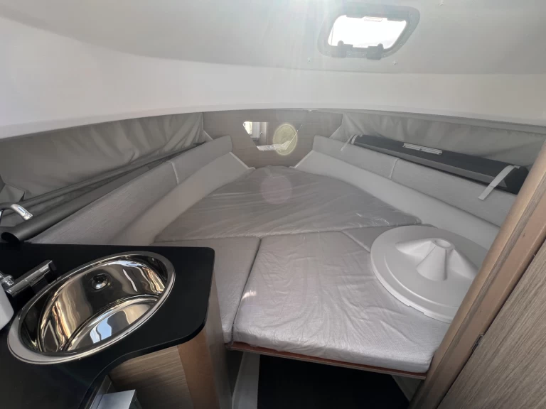 Yacht charter Les Issambres billig Cap Camarat 755 WA