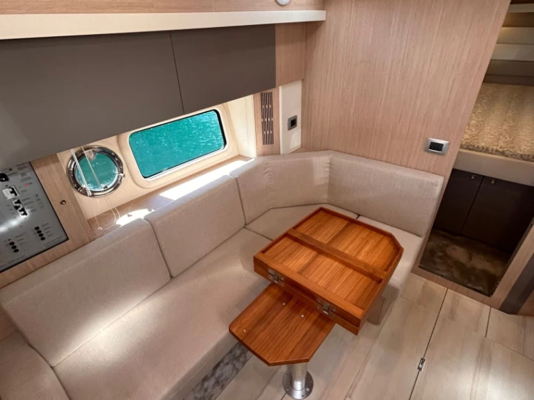 Hyr en Cranchi Z 35 Nettuno 