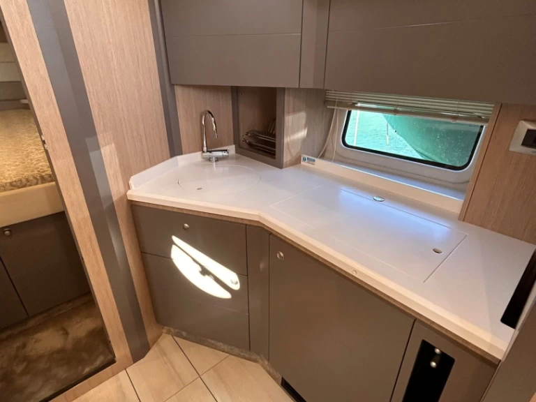 Yacht charter Nettuno billig Z 35