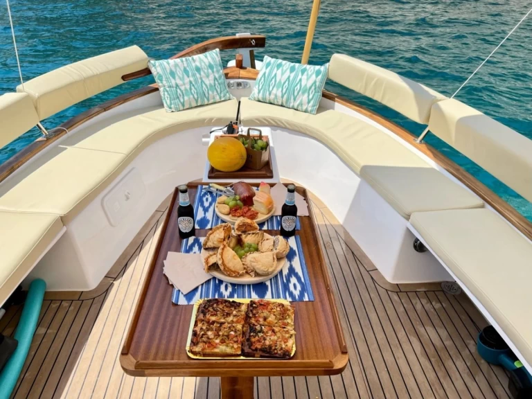 Uthyrning Club Náutico Moraira - Medvolt Marine M7 av Samboat 
