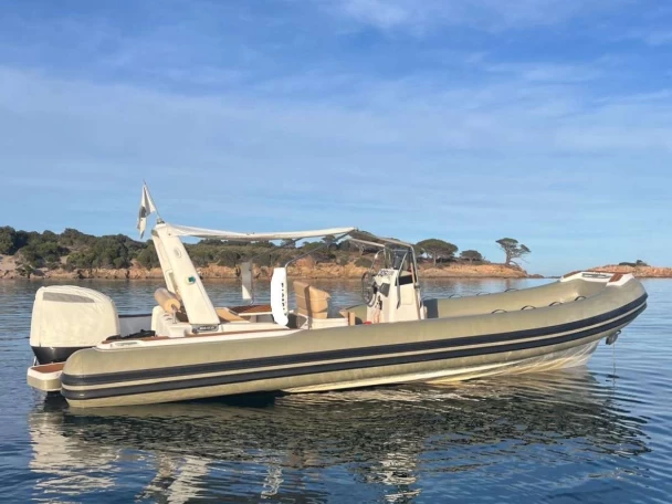 RIB för uthyrning Porto-Vecchio till det bästa priset 