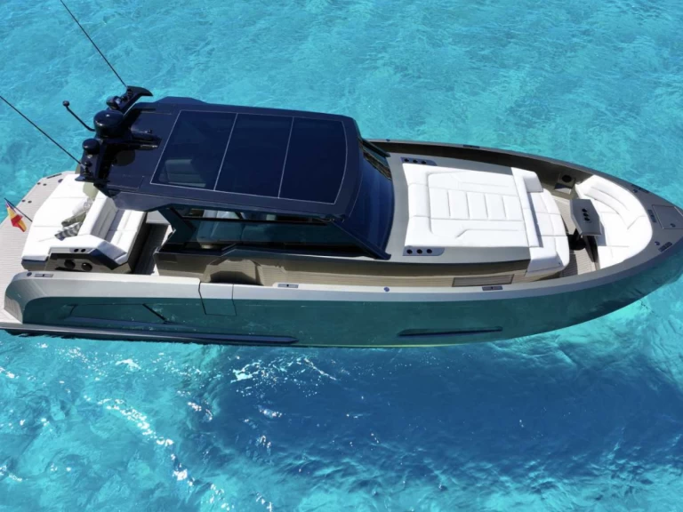 Uthyrning Lyx yacht Vanquish med en båtlicens 