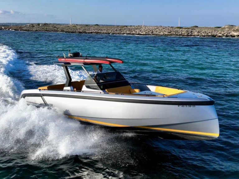 Uthyrning Lyx yacht Vanquish med en båtlicens 
