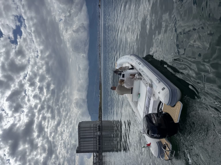 RIB för uthyrning Torre Annunziata till det bästa priset 