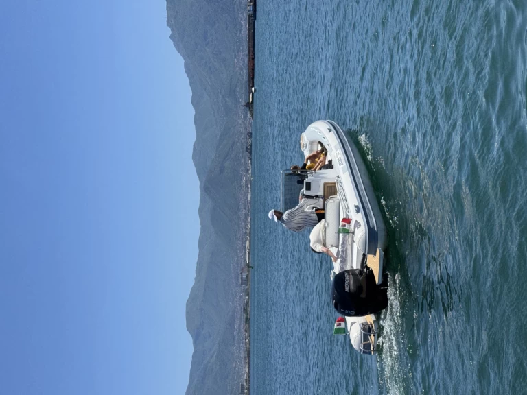 Joker Boat Coaster 650 charter bareboat eller skeppad i Torre Annunziata